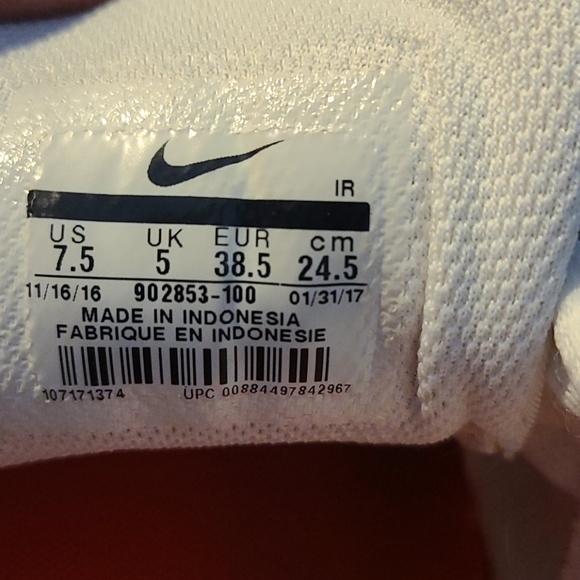 Nike Air Lace Design Sneakers - Picture 9 of 16